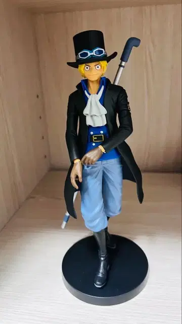 원피스 피규어 블랙 코트 실크 햇