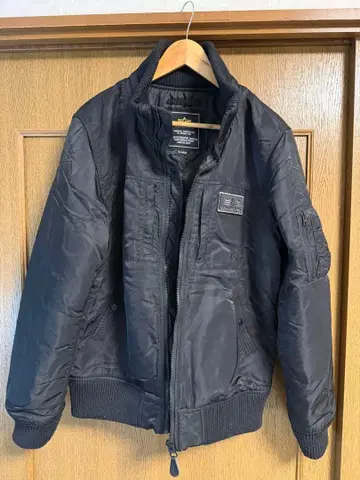 ALPHA INDUSTRIES 블랙