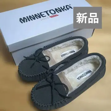 새상품 미네통카 모카신 23 그레이
