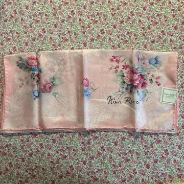 니나리치 꽃무늬 스카프