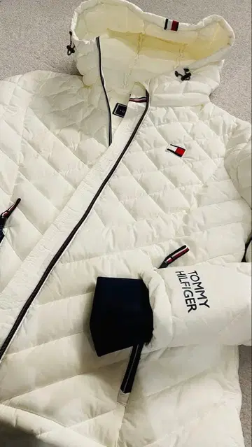 새상품급 타미힐피거 다운 자켓