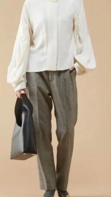 마르티니크 레리타주 사키소니 체크 트위드 테이퍼드 팬츠