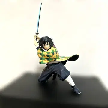 귀멸의 칼날 토미오카 기유 피규어