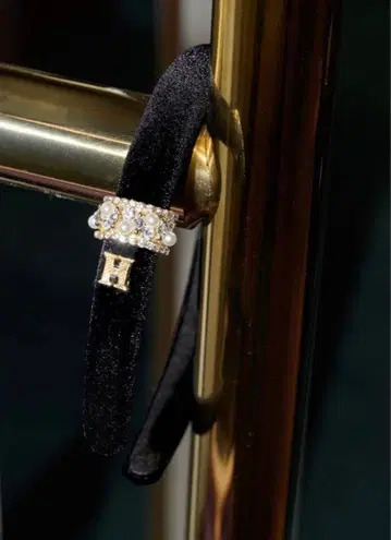 [ 24시간 이내 발송 ] Crystal Charm Headband