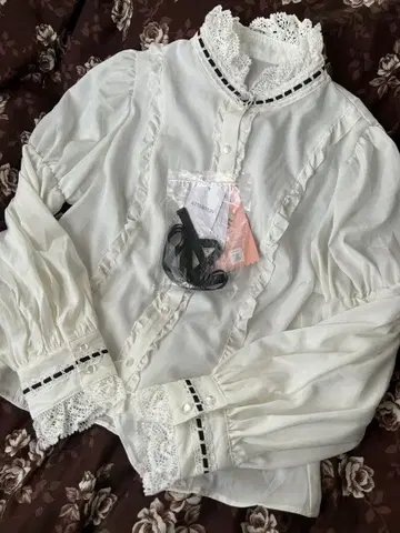 아이노 에리 시마무라 블라우스 샬롯의 수요일 택 포함 M 사이즈