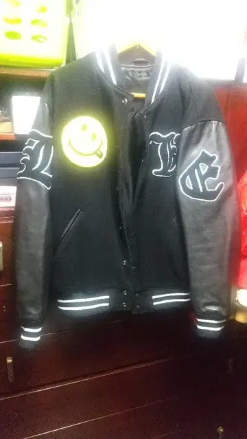 초레어 스마일리 페이스 자수 바시티 자켓 사이즈 2