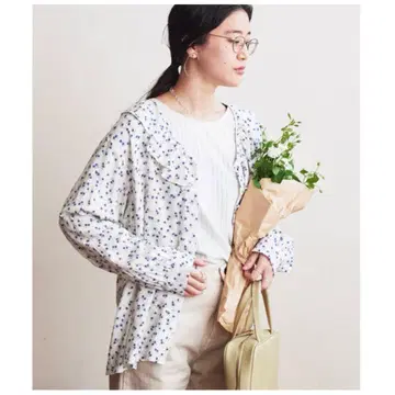 fig London 튤립 플레어 카라 블라우스