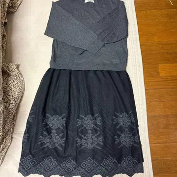 슈퍼 하카 원피스 니트 도킹 레이스 자수 그레이 블랙