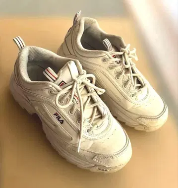 FILA 화이트 스니커즈 24.0cm