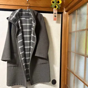 후드 부착 그레이 롱 코트 studio CLIP