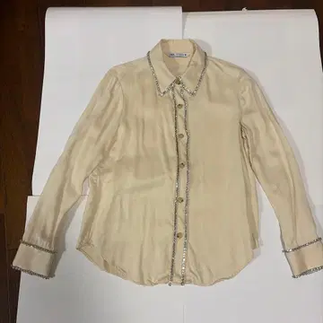 ZARA 비쥬 장식 긴팔 셔츠 크림색