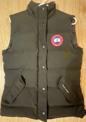 Canada Goose 블랙 다운 베스트