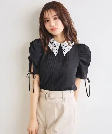 LILLIAN CARAT 레이스 옷깃 블라우스 블랙 완판 레어 상품