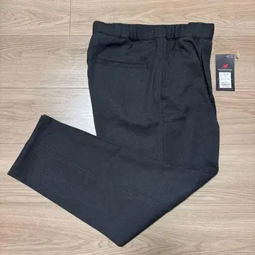[ 미사용 새상품 ] 뉴발란스 울 라이크 턱 테이퍼드 팬츠
