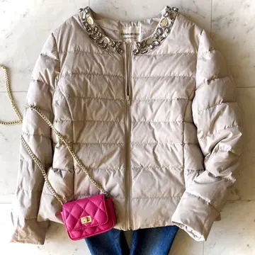 새상품급 스트로베리 필드 비쥬 노카라 다운 자켓 베이지