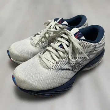 새상품급 미즈노 웨이브 라이더 26 러닝화 23cm