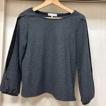 그레이 니트탑 긴팔 레이스 슬리브