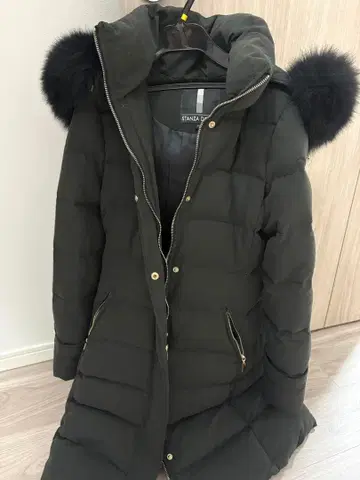 블랙 다운 자켓 퍼 포함