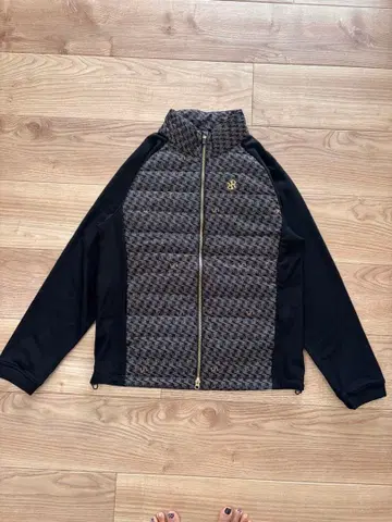 남성용 GM 프린트 패딩 자켓 블랙 2025 신상 정가 56100엔