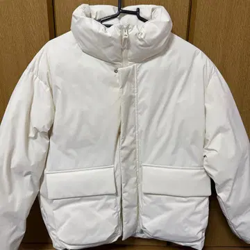 GU 화이트 다운 자켓 L 사이즈