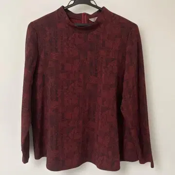 시선당 기하학 패턴 긴팔 셔츠