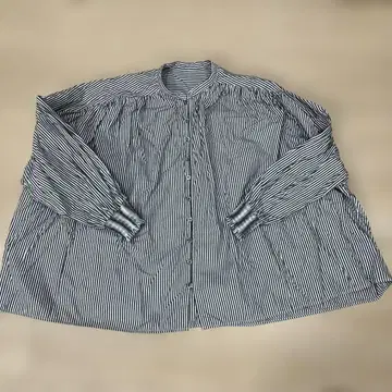 UNIVERSAL TISSU 스트라이프 개더 블라우스