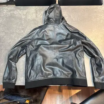 블랙 후드 부착 가죽 자켓 가죽 후드티