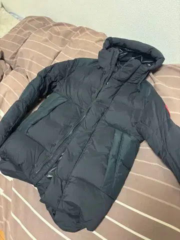 Canada Goose 블랙 다운 자켓 M