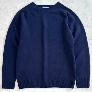 마가렛호웰 캐시미어 혼방 크루넥 니트 다크 네이비 L ti4