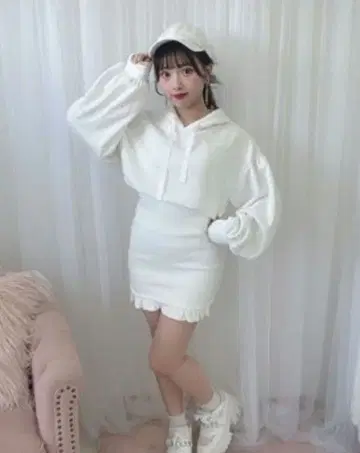 에블린 화이트 비쥬 리브 원피스