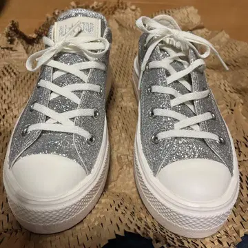 미사용 새상품 CONVERSE 통굽 실버 글리터 스니커즈 22.5cm
