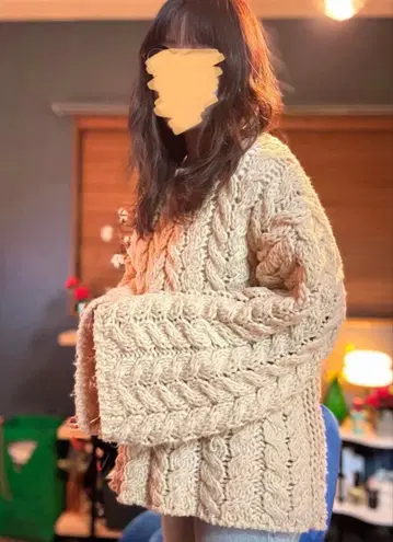 화이트/베이지 오버 사이즈 케이블 니트