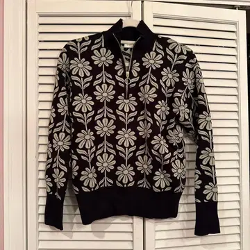 미사용 새상품 해외 구매 Sandro 꽃무늬 긴팔 니트