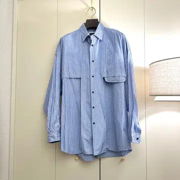 MAISON SPECIAL 인사이드 아웃 스트라이프 오버 셔츠