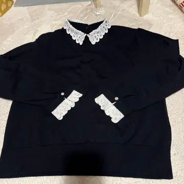 새상품급 23구 레이스 옷깃 네이비 긴팔 니트