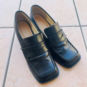 블랙 로퍼 스퀘어 합성 피혁