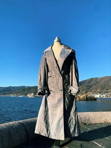 골드 블루 트렌치코트