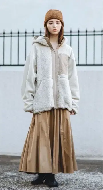 화이트 마운티니어링 플리스 풀 집업 후드티