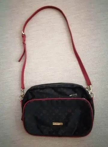 russet 러셋 숄더백 네이비 레드 가죽 나일론