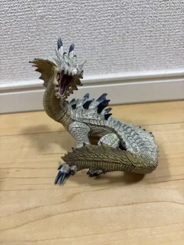 몬헌 라기아크루스 아종 피규어