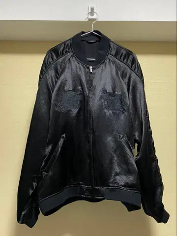 MB 블랙 호랑이 자수 스카잔