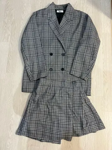 체크 무늬 더블 브레스트 스커트풍 셋업