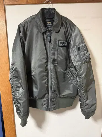 Alpha Industries 밀리터리 자켓 카키 L 하자품