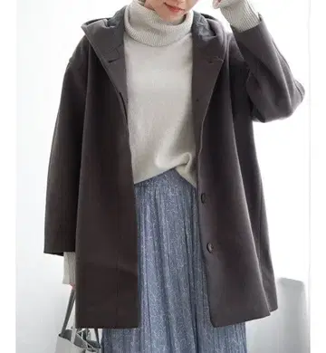 후드 부착 차콜 그레이 코트