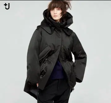 유니클로 +J 블랙 L 후드 부착 다운 자켓