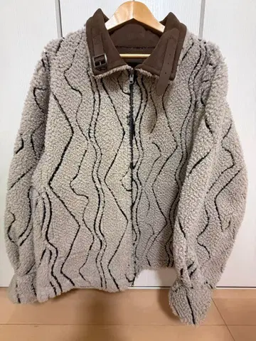 Kastane 파도 무늬 리버서블 보아 자켓