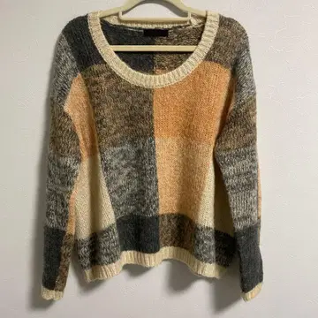 And A 체크 무늬 니트 스웨터 긴팔 오렌지 그레이 베이지