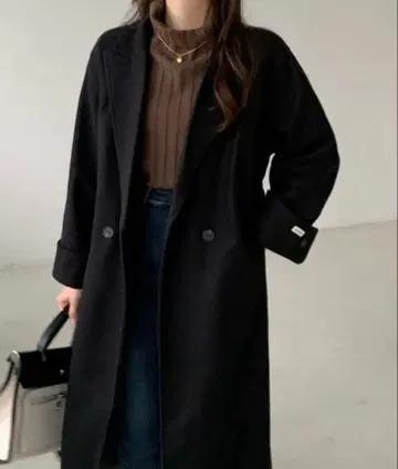 emi+ 롱 체스터 코트 소매 접이식 블랙