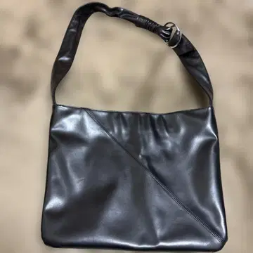 tk. 다케오 키쿠치 블랙 숄더백