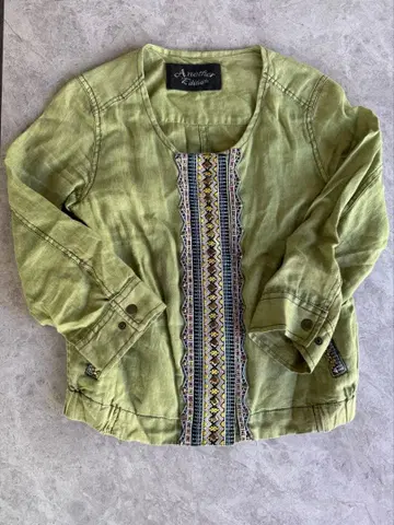 Another Edition 올리브 그린 자수 셔츠